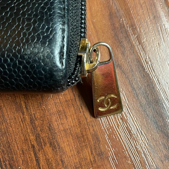 Chanel CC Caviar Zip Around Wallet in Black . Vintage and Pre Loved Condition - Picture 3 of 12